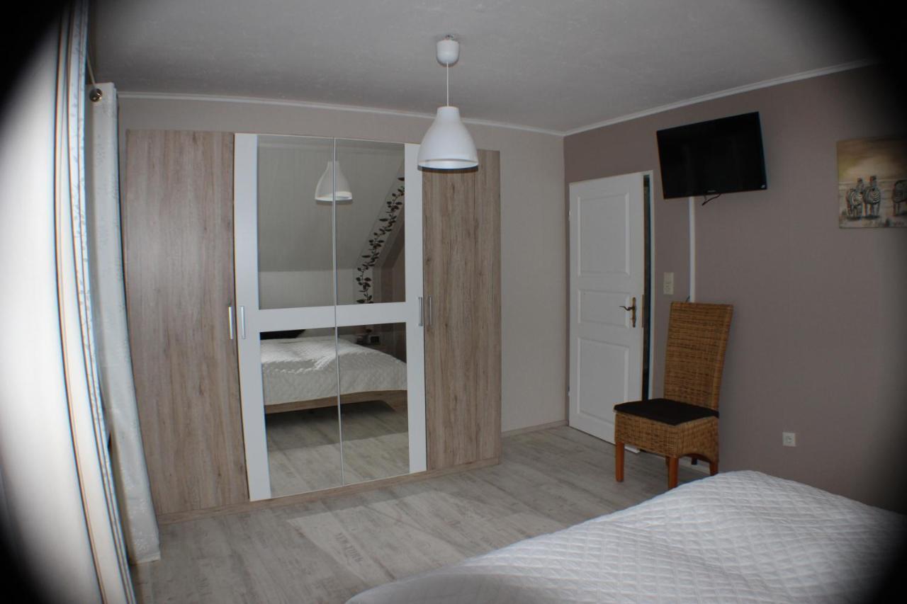 Ferienhaus Abbi Mit Schwimmbad Und Fitness Fur 8 Personen, Strand, Norddeich Lägenhet Hage Exteriör bild